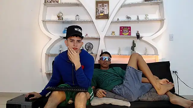 KING OFF BOYS online show from 12.04.25