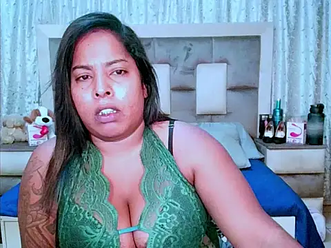 Snapshot of indiantopaz694u chatting on 03.12.25 indiantopaz694u online show from 03.12.25