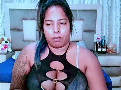 Snapshot of indiantopaz694u chatting on 03.13.25 indiantopaz694u online show from 03.13.25