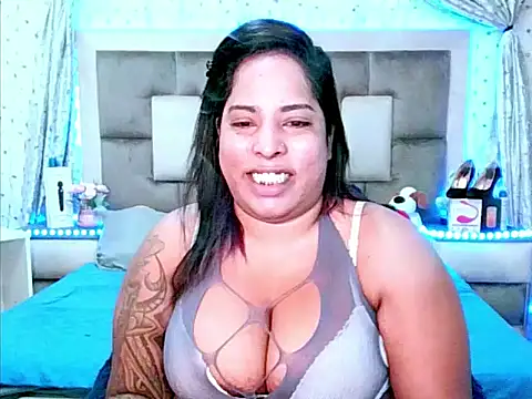 Snapshot of indiantopaz694u chatting on 09.13.25 indiantopaz694u online show from 09.13.25