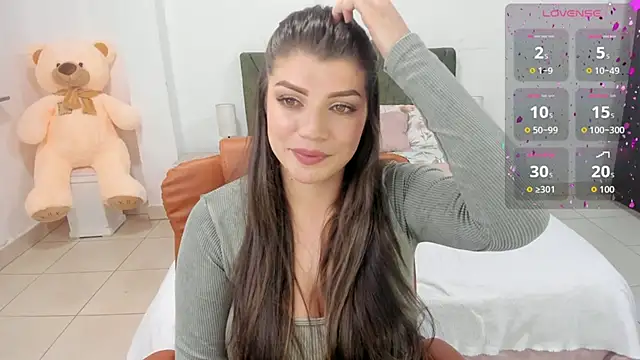 Snapshot of camila_tailors chatting on 10.16.25 camila tailors online show from 10.16.25