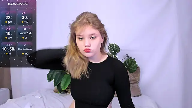 LaseyMoon online show from 03.05.25