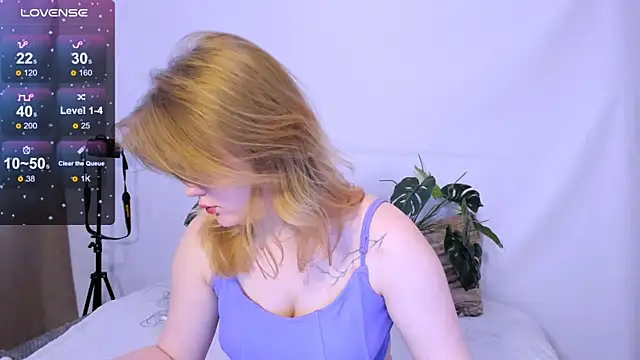 LaseyMoon online show from 03.08.25