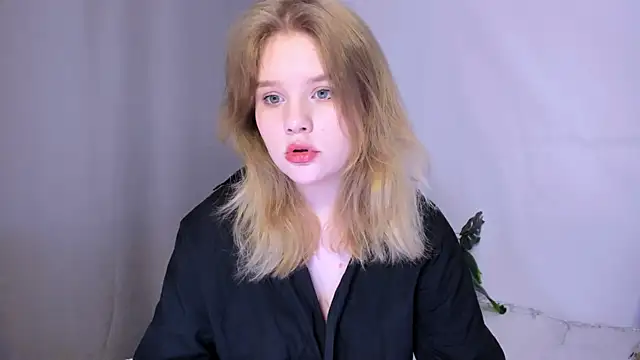 LaseyMoon online show from 03.10.25