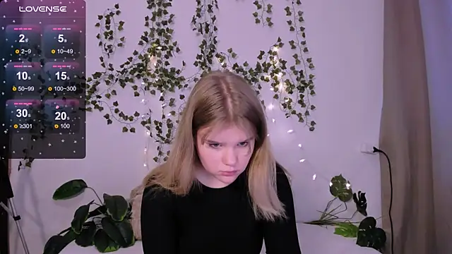 LaseyMoon online show from 03.20.25