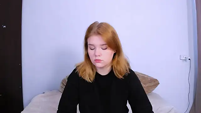 LaseyMoon online show from 09.10.25