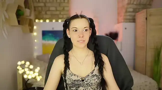 April Olsen online show from 03.06.25