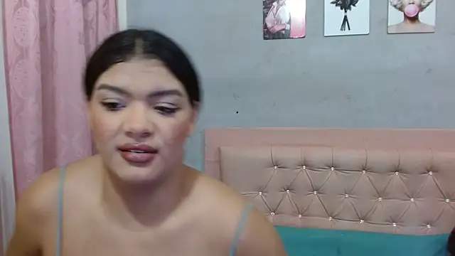 Snapshot of Alma_Meza chatting on 05.25.26 Alma Meza online show from 05.25.26