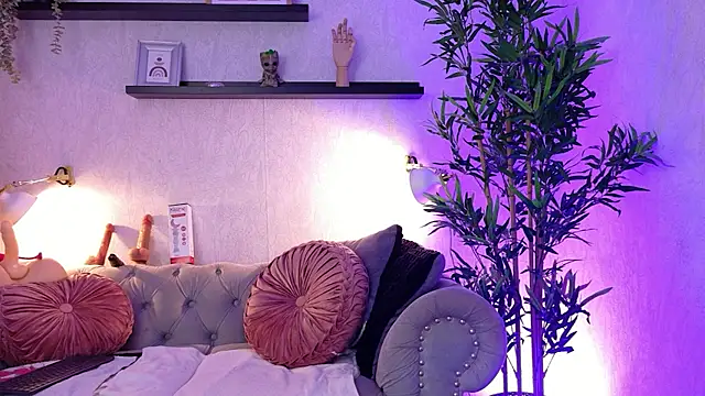 Anaise latif online show from 10.21.25