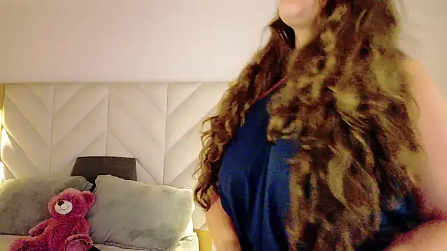 Snapshot of Anaise_latif chatting on 05.27.26 Anaise latif online show from 05.27.26