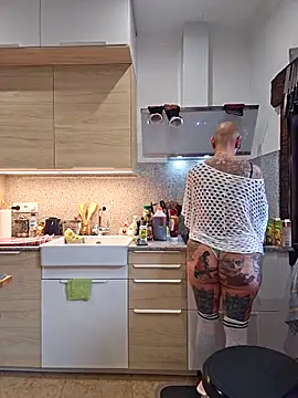 Emma Milf25 online show from 12.18.25