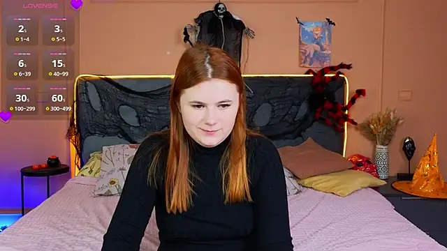 Snapshot of Eva_Starlight chatting on 10.22.25 Eva Starlight online show from 10.22.25