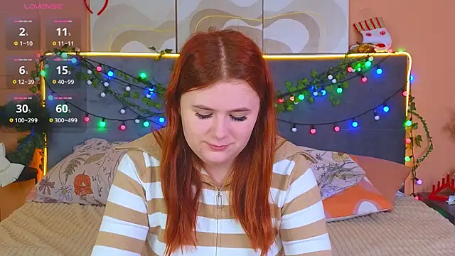 Eva Starlight online show from 12.23.25