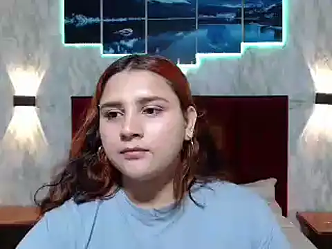 Snapshot of kitty_devourer_ chatting on 03.01.25 kitty devourer online show from 03.01.25