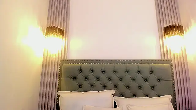 Snapshot of PaolaB_g chatting on 03.12.25 PaolaB g online show from 03.12.25