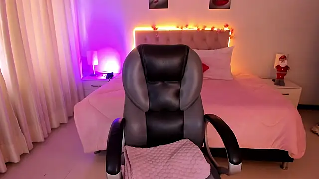 Emily Warren  online show from 11.24.25