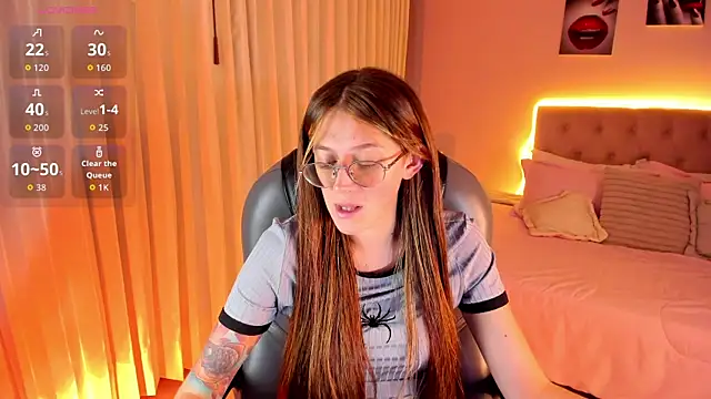 Emily Warren  online show from 04.01.26