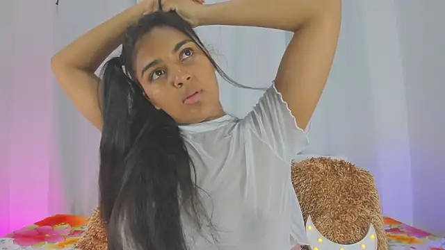 Snapshot of Melodymoore_ chatting on 06.19.26 Melodymoore online show from 06.19.26