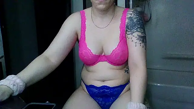Snapshot of mrstoxox4594 chatting on 09.27.25 mrstoxox4594 online show from 09.27.25