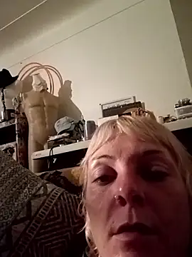Snapshot of Foxxyhoneypott chatting on 06.15.26 Foxxyhoneypott online show from 06.15.26