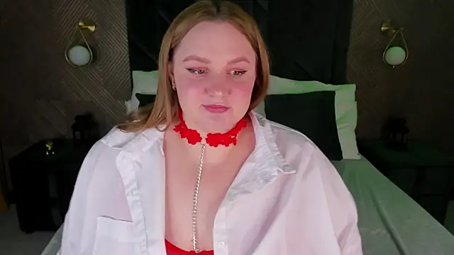 Amy Hall online show from 03.04.25