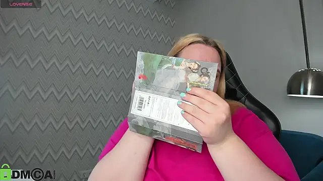 Amy Hall online show from 09.12.25