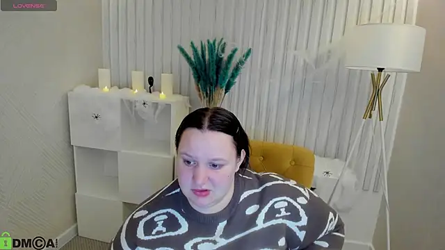 Amy Hall online show from 10.28.25