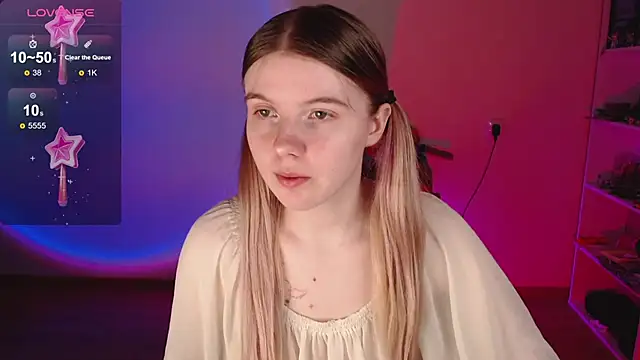 Strawberry juli online show from 04.01.26