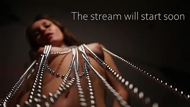 Moni Carroll online show from 12.20.25