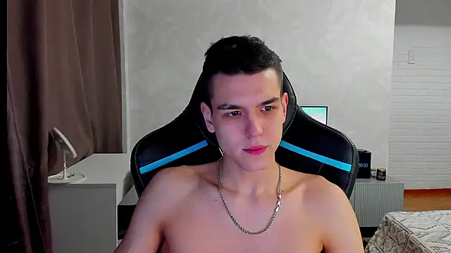 Snapshot of TravisRevas chatting on 03.04.25 TravisRevas online show from 03.04.25