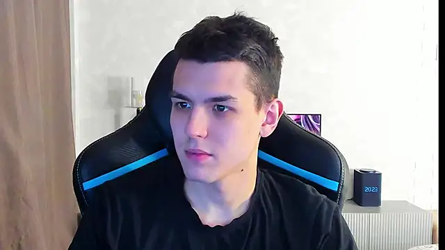 Snapshot of TravisRevas chatting on 03.14.25 TravisRevas online show from 03.14.25