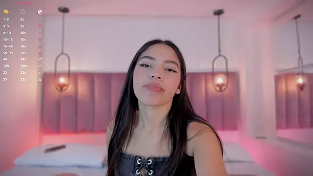 Snapshot of Haily_b chatting on 10.18.25 Haily b online show from 10.18.25