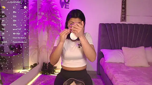 Snapshot of miaoconell chatting on 04.27.26 miaoconell online show from 04.27.26