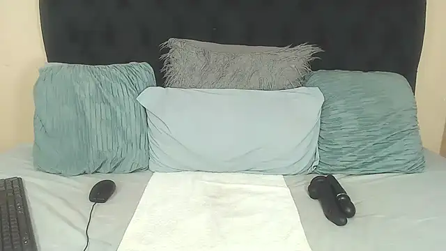 BootyClitQueen online show from 09.23.25