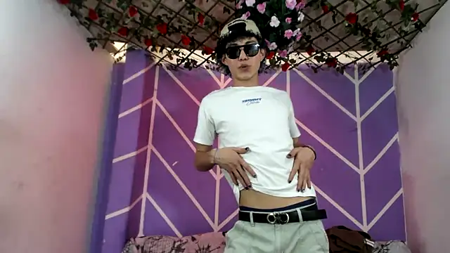 Maxxi hot23 online show from 09.19.25