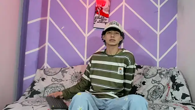 Maxxi hot23 online show from 09.26.25