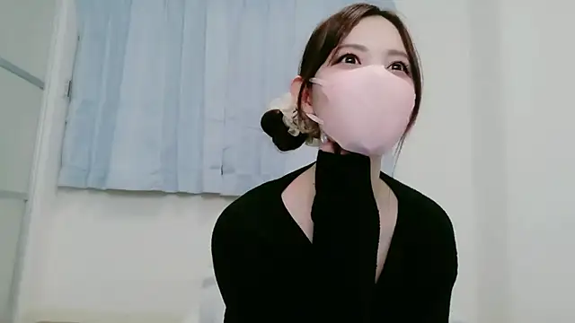 Snapshot of NANA_7 chatting on 11.30.25 NANA 7 online show from 11.30.25