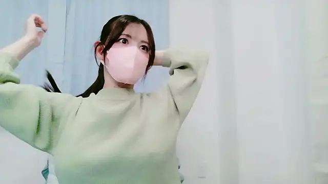 Snapshot of NANA_7 chatting on 12.17.25 NANA 7 online show from 12.17.25