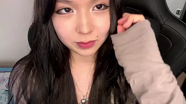 Snapshot of melana_love chatting on 03.20.25 melana love online show from 03.20.25