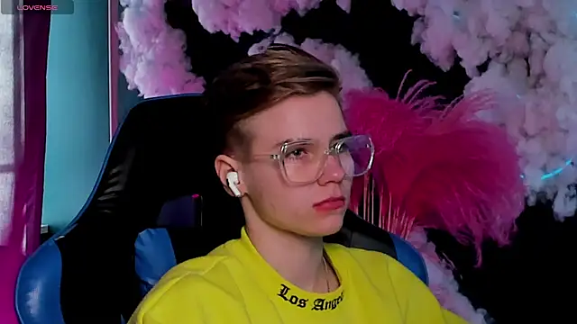 Jean Wilsons online show from 04.17.26