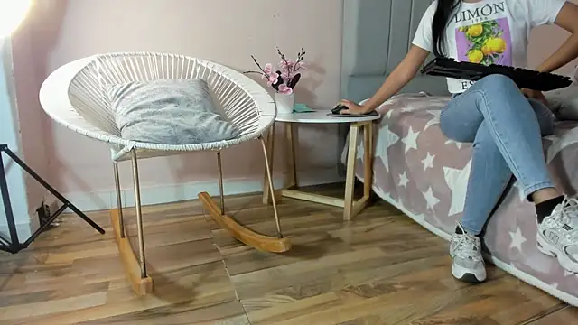 mary cute9 online show from 10.21.25