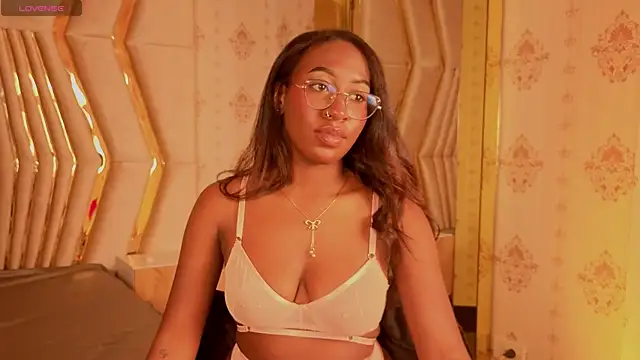 Snapshot of Qeen_blackk chatting on 02.06.26 Qeen blackk online show from 02.06.26