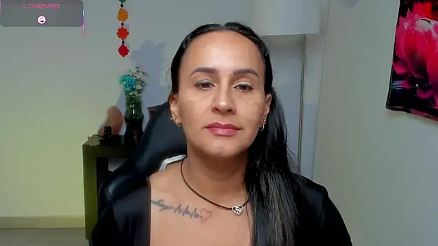 Snapshot of Sara_Charmy chatting on 06.02.26 Sara Charmy online show from 06.02.26