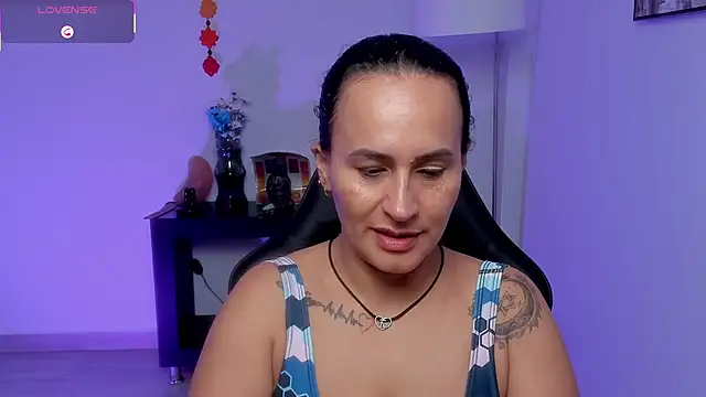 Snapshot of Sara_Charmy chatting on 06.04.26 Sara Charmy online show from 06.04.26