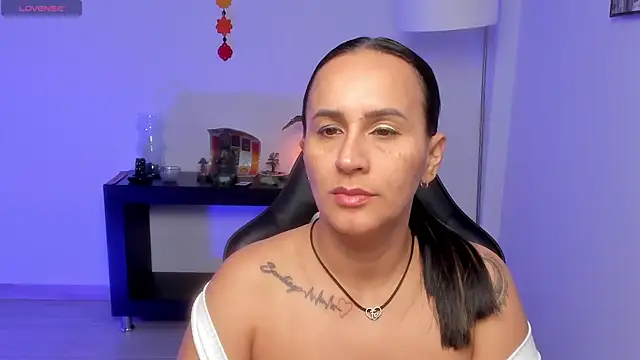 Snapshot of Sara_Charmy chatting on 06.15.26 Sara Charmy online show from 06.15.26