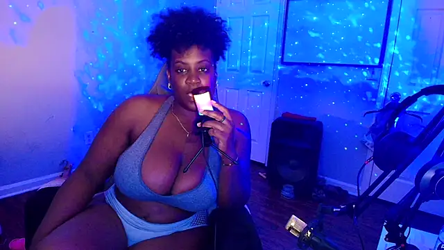 Snapshot of lovelyenigma365 chatting on 05.22.26 lovelyenigma365 online show from 05.22.26