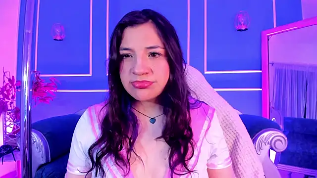 TaraTaylorr online show from 12.15.25