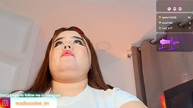 Snapshot of MadissonLee__ chatting on 06.14.26 MadissonLee online show from 06.14.26