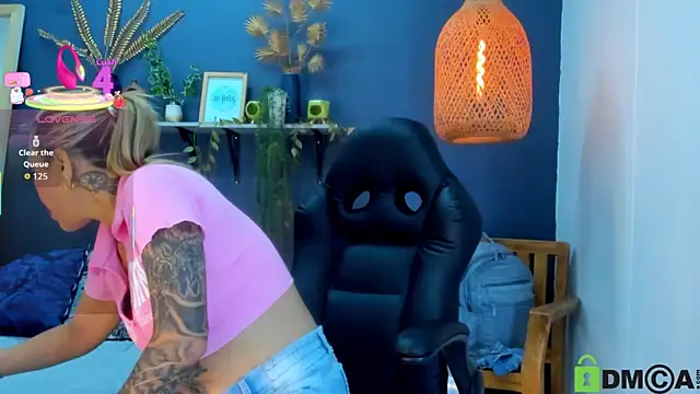 Snapshot of yessila_parker chatting on 11.15.25 yessila parker online show from 11.15.25