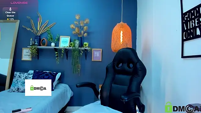 Snapshot of yessila_parker chatting on 11.20.25 yessila parker online show from 11.20.25